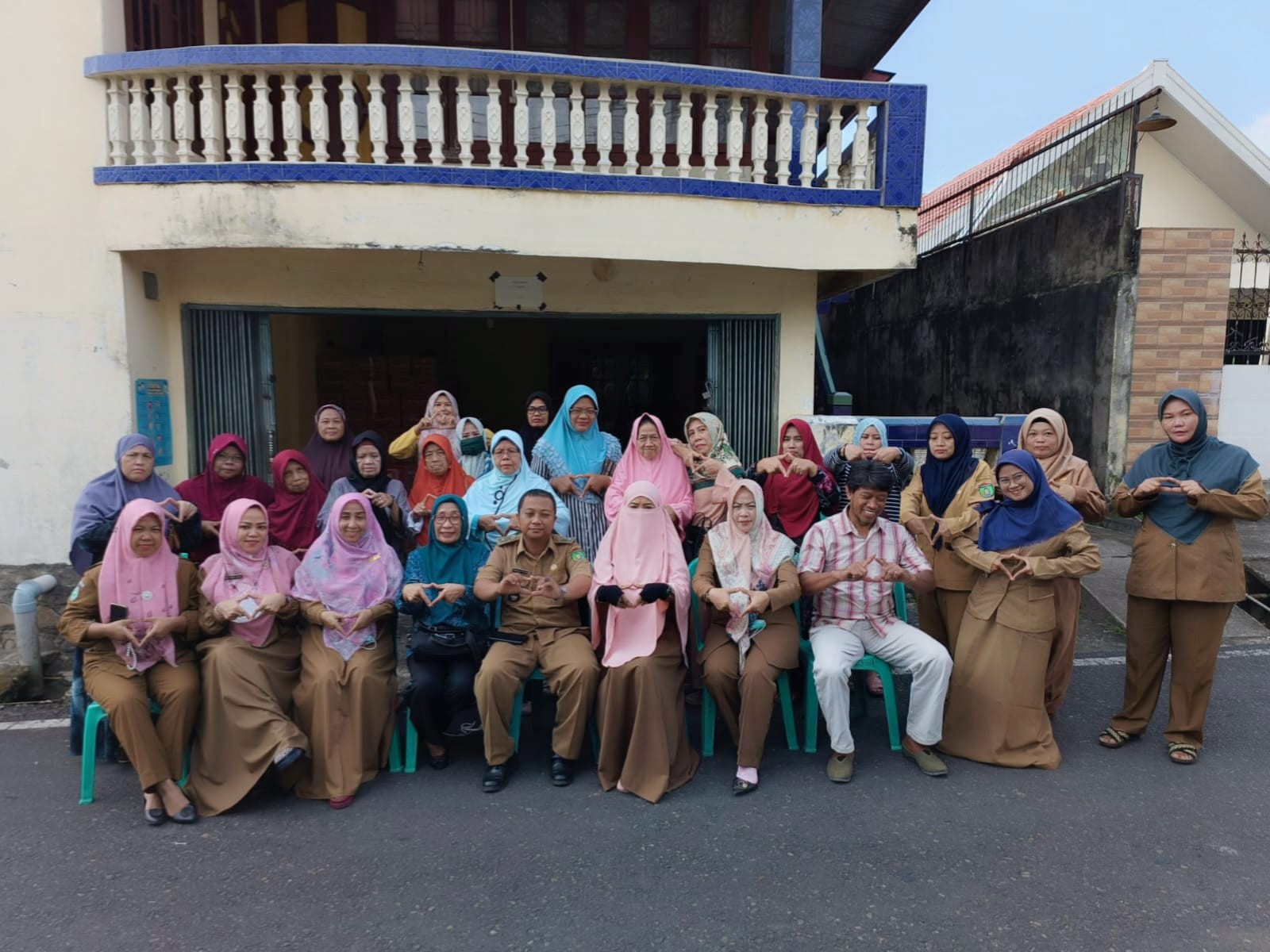 $rows[judul]